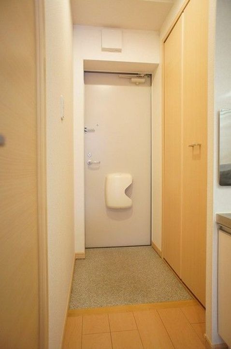 福島県福島市西中央2(マンション)の賃貸物件の玄関