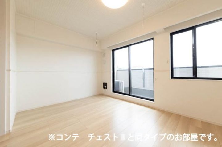 兵庫県加古川市平岡町新在家(アパート)の賃貸物件の居間