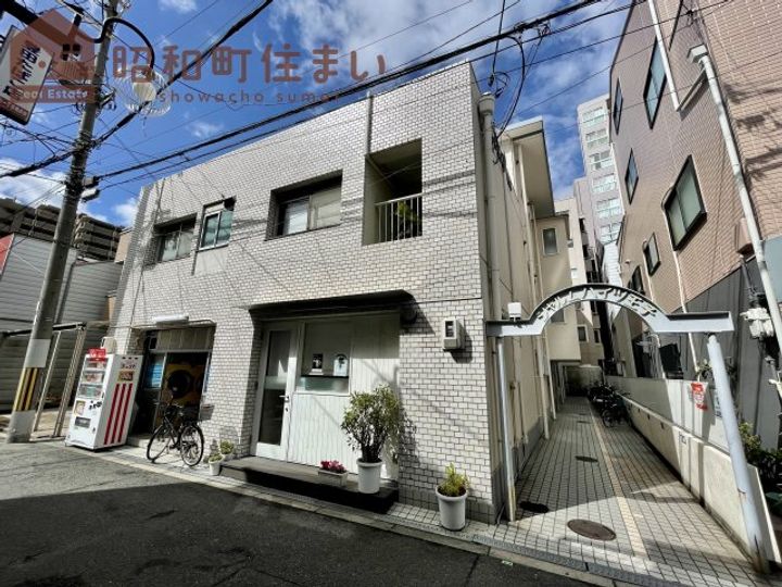 シャルムハイツ王子の外観