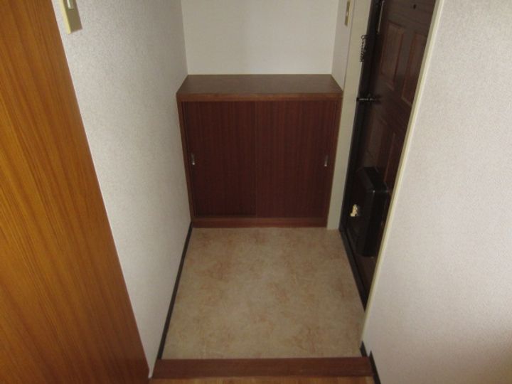 大阪府泉佐野市泉ケ丘4(アパート)の賃貸物件の玄関