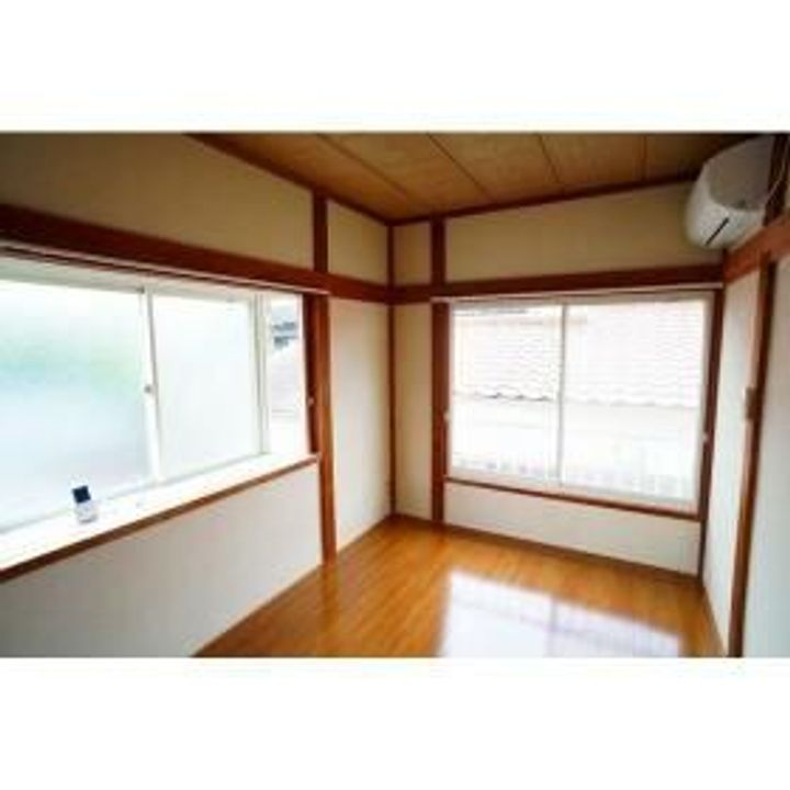 エクシヴ衣笠の居間