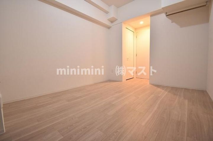 セレニテ堺筋本町リアンの居間