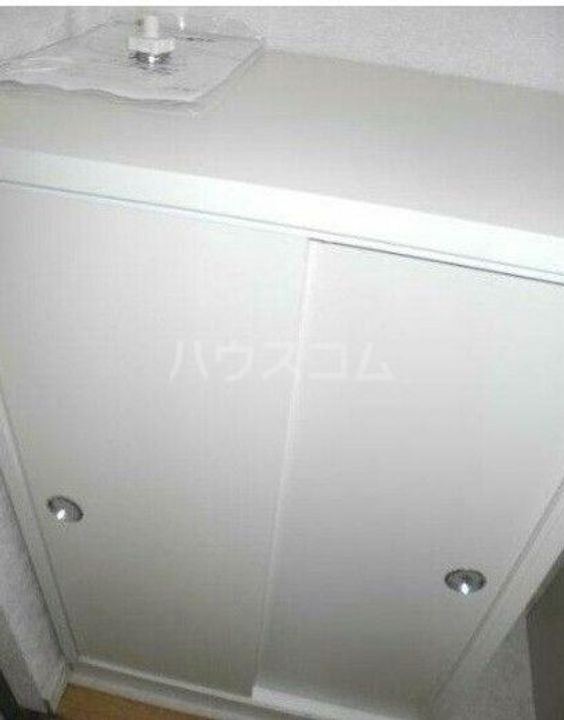シャトーレ金森の玄関