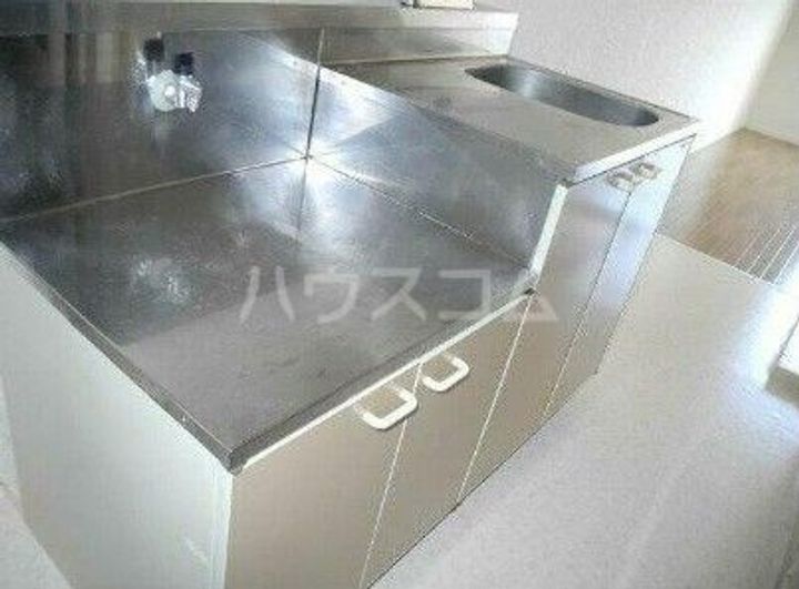 シャトーレ金森のキッチン