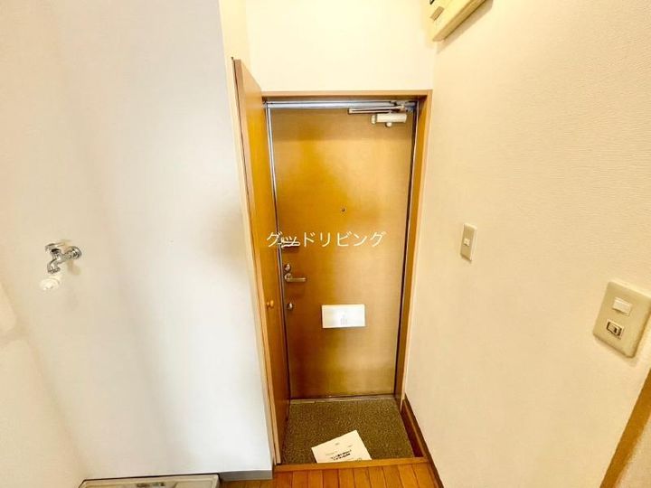 リリックコート金町の玄関