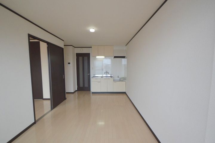 岡山県岡山市北区大元2(マンション)の賃貸物件の居間