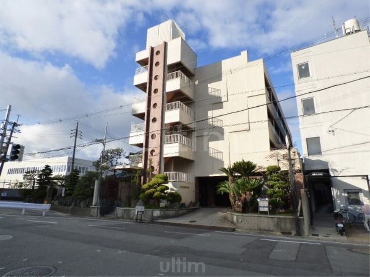 マンション中川の外観