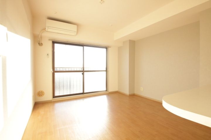 シティパレス水戸南町の居間