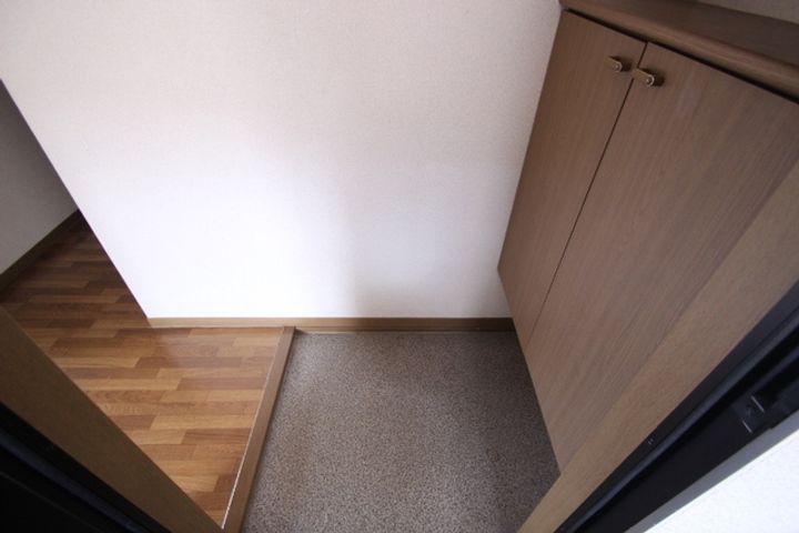 メゾン西口の玄関