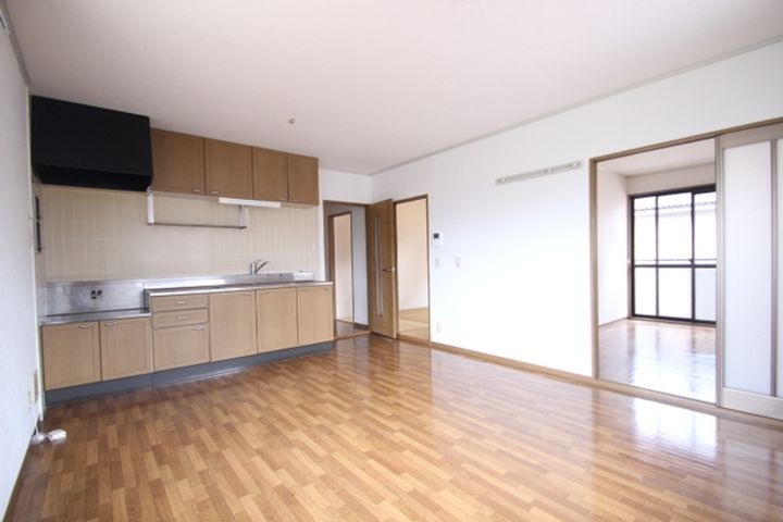 メゾン西口の居間