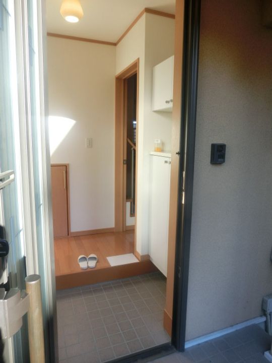 千葉県市川市南大野2(一戸建)の賃貸物件の玄関