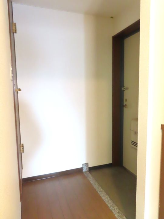 ルーセント城見の玄関