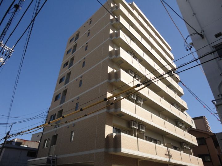 ルーヴル田町の外観