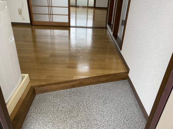 第二柏原マンションの玄関