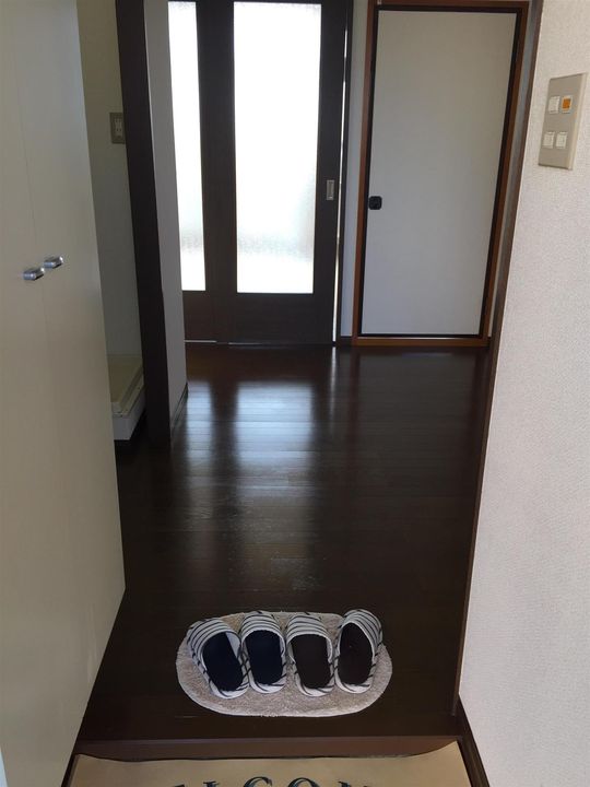 シティハイムエスポアールA棟の玄関