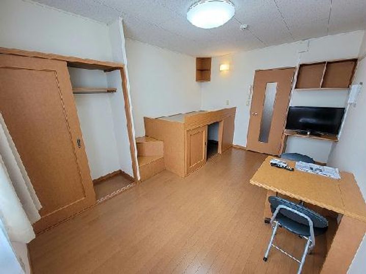 レオパレス春の居間