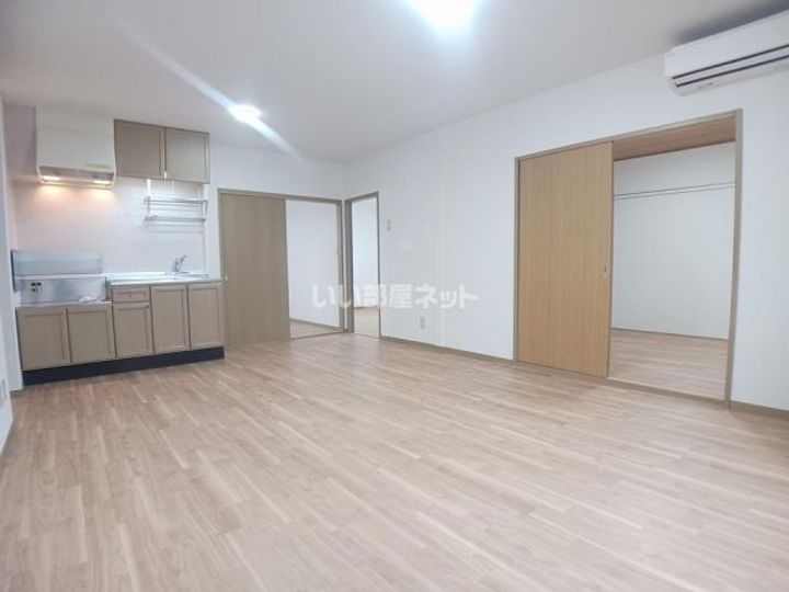 ウィンディアヒルズの居間