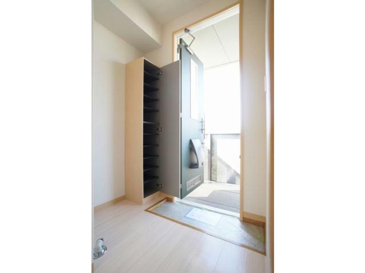 サンモールB棟の玄関