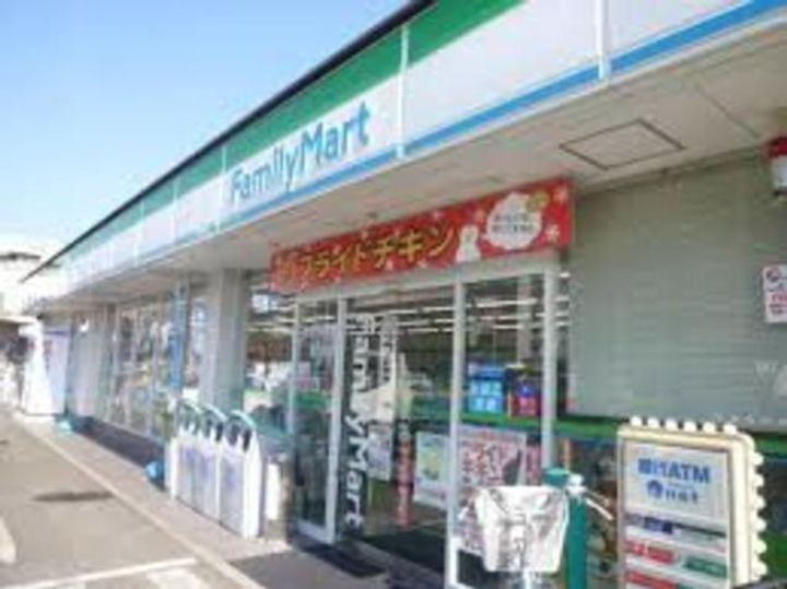 セイクレッドの周辺