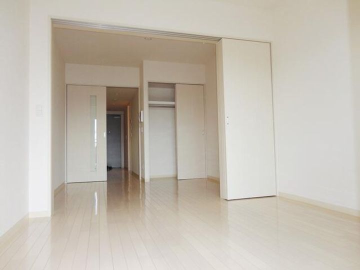 ピエス綱島の居間