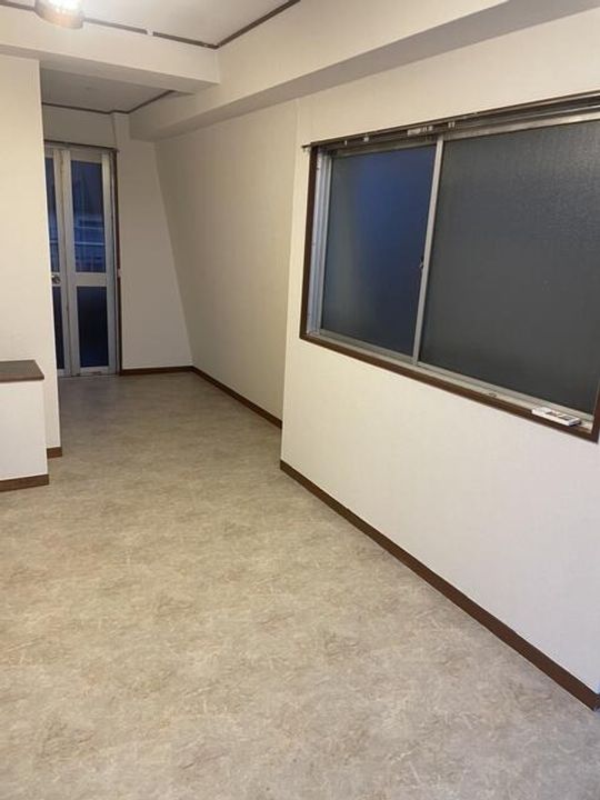 ハピネス大町の居間