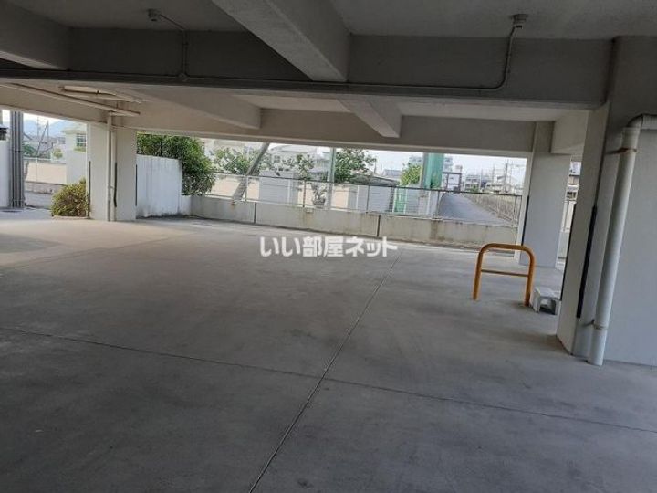 サンメゾン忍海の地図