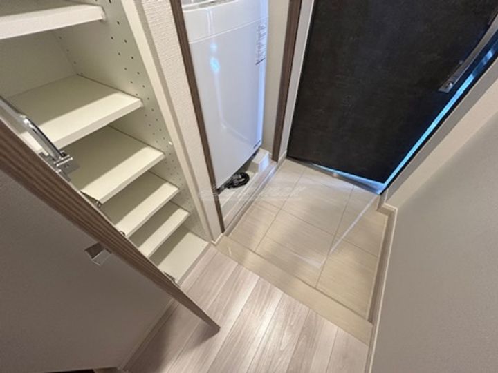 ジェノヴィア横浜石川町の玄関