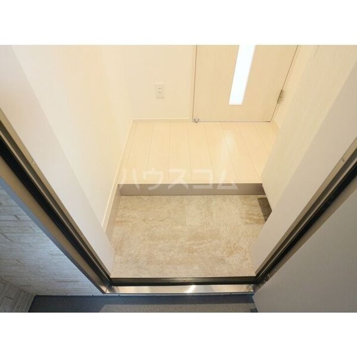 R-Smart covo新栄の玄関