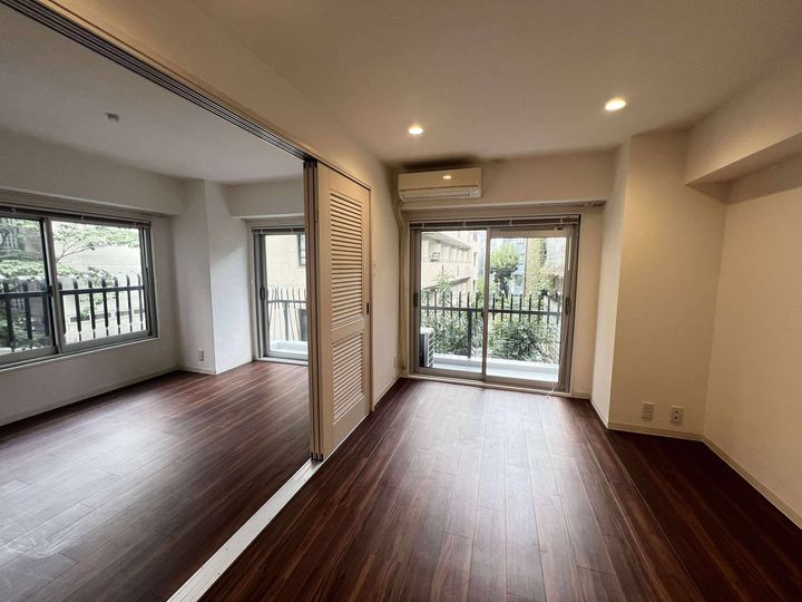 秀和第二南平台レジデンスの居間