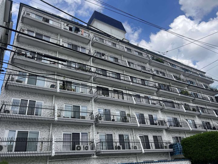 秀和第二南平台レジデンスの外観