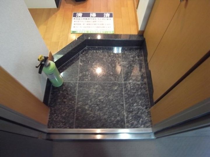 東京都新宿区早稲田鶴巻町(マンション)の賃貸物件の玄関