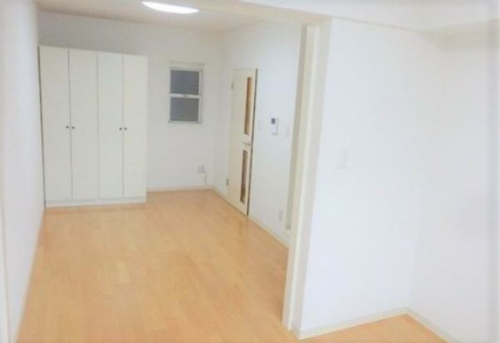 ウインベルデュエット鴨居の居間