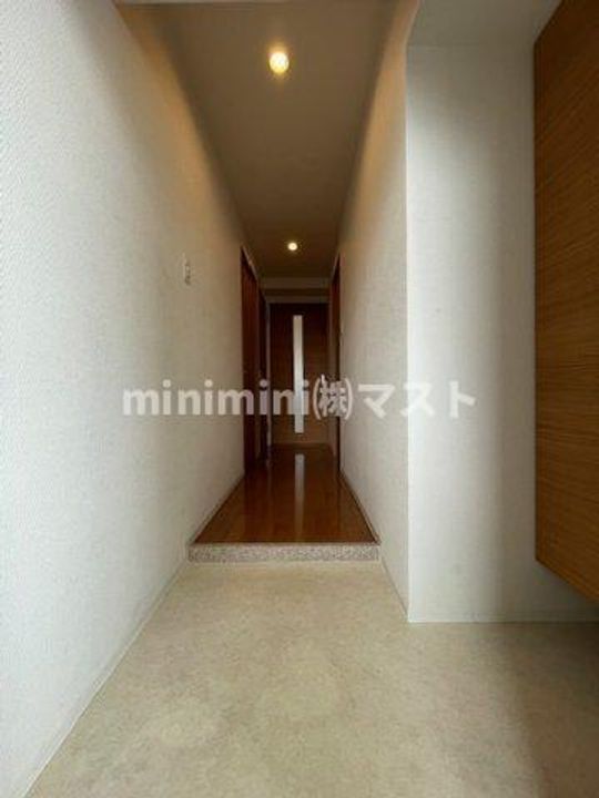 ES-Grande Umedakitaの玄関