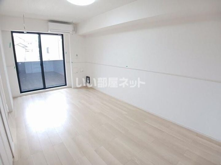 アルバ 涼の内装