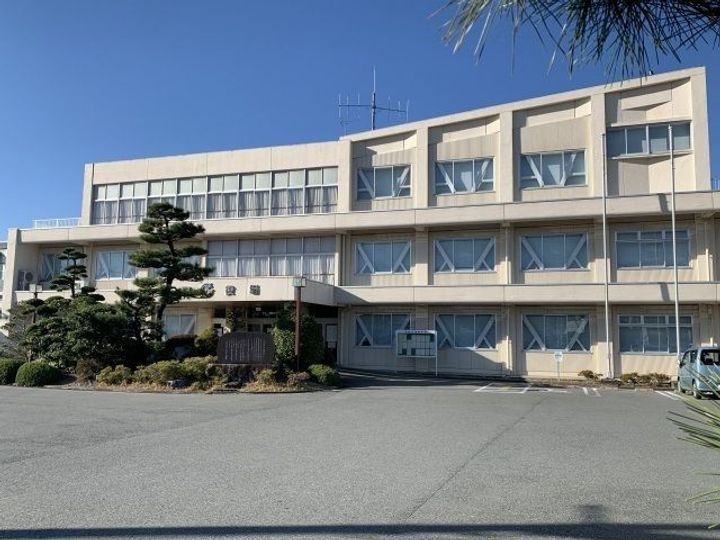 アルバ 涼の周辺