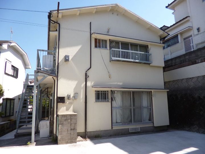 千年アパートの外観