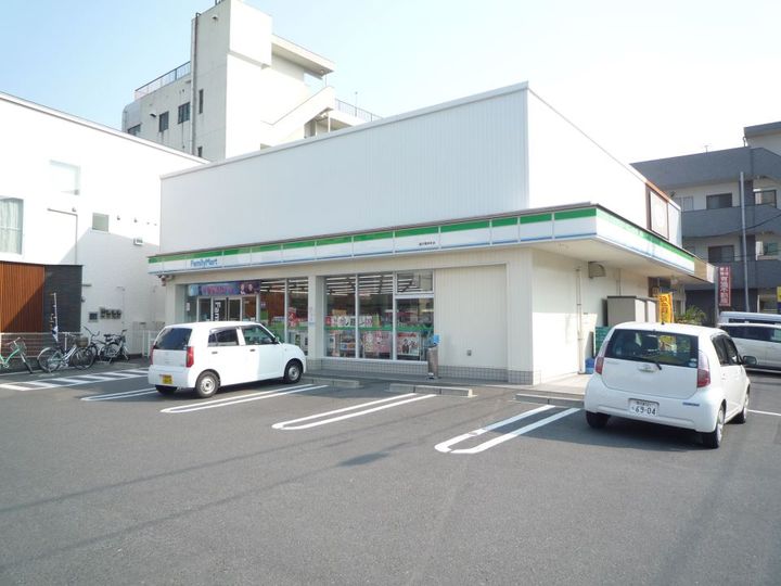 オリエントモナリエの周辺