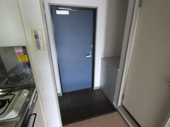 檜垣ビルの玄関