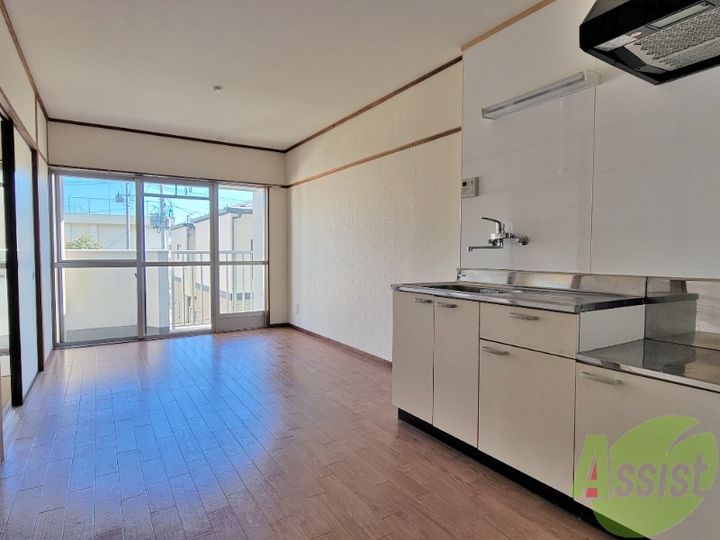 ピースフル石川の居間