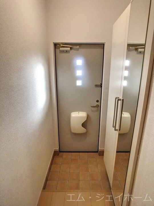 滋賀県東近江市大森町(アパート)の賃貸物件の玄関