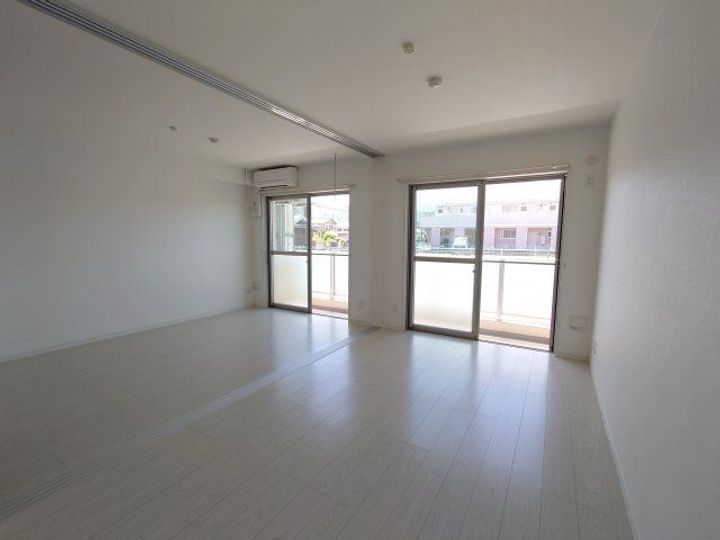 シャンブルコートの居間