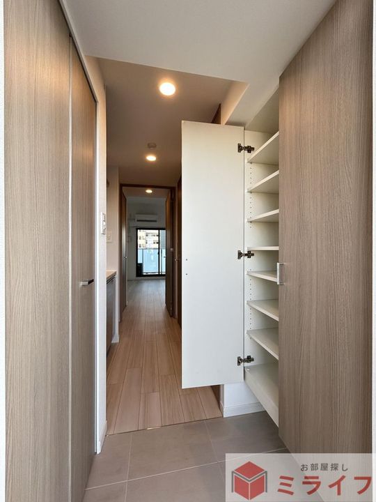 S-RESIDENCE高井田beletaの玄関