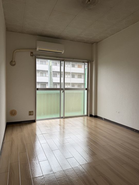 リバーサイド澤井の居間