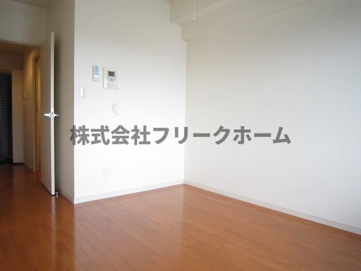 東京都武蔵野市境南町2の賃貸マンションの内装