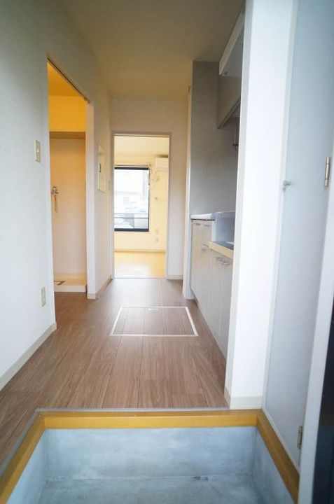 マーメゾンBの玄関