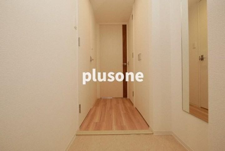 セレニテ難波リアンの玄関