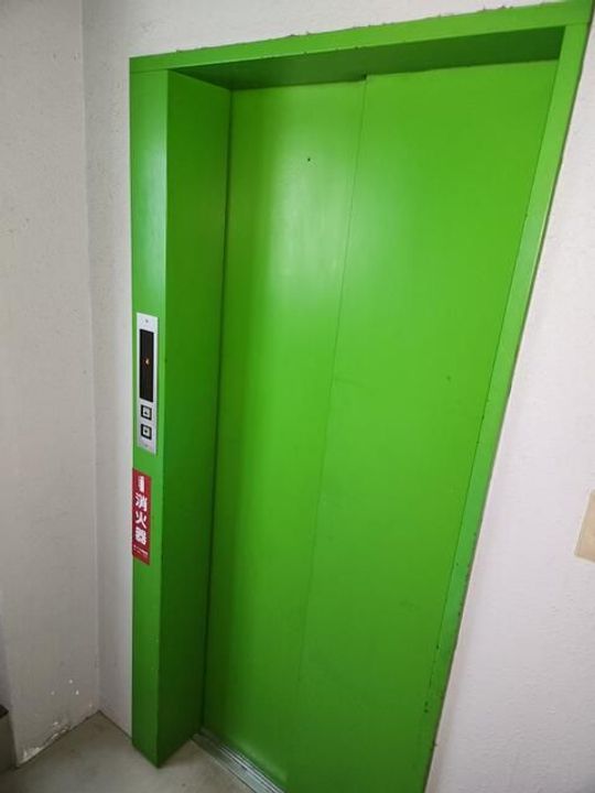 宇井ビルの地図