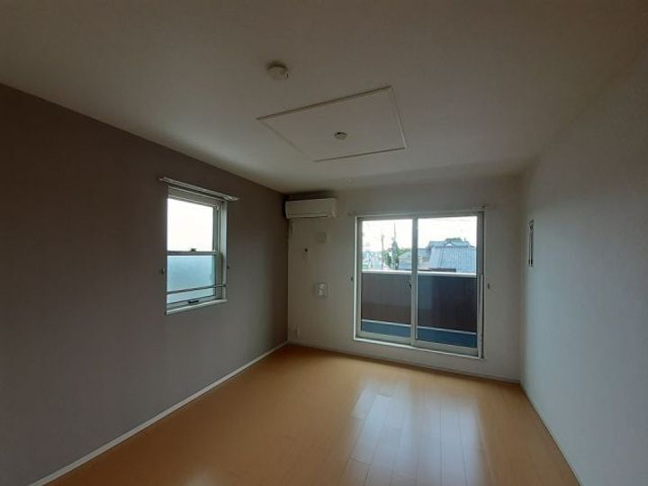 エレガンスIの居間