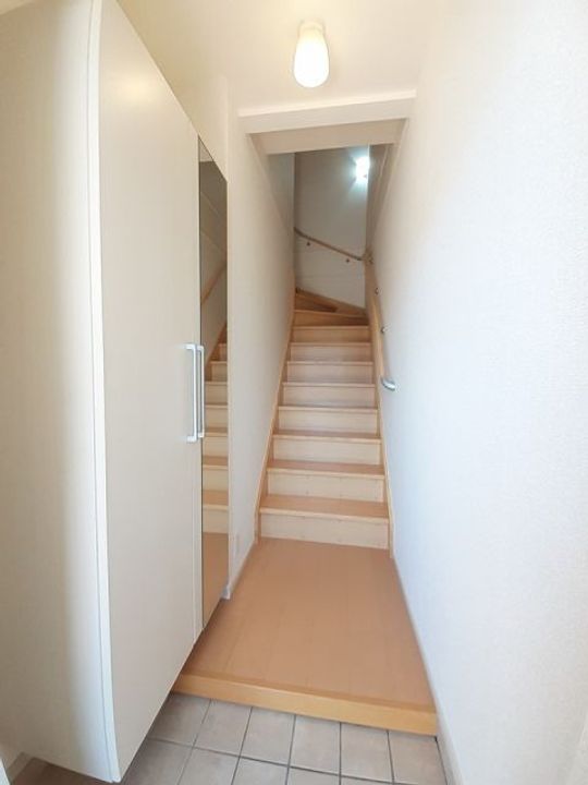 グラース Aの玄関