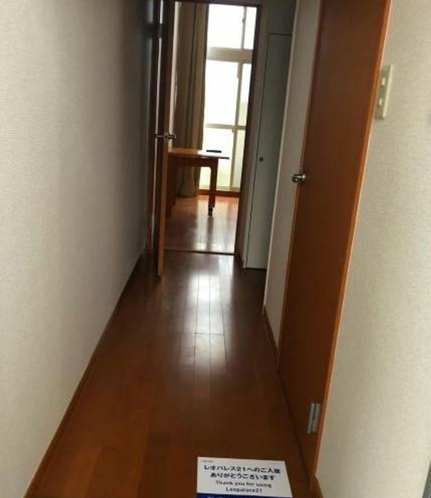 レオパレスハート1の玄関